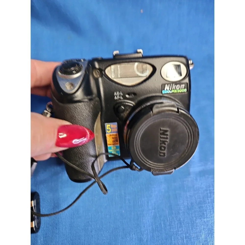 Nikon Coolpix 5000 5.0MP Digital Camera E5000 Black w/ Battery Tested